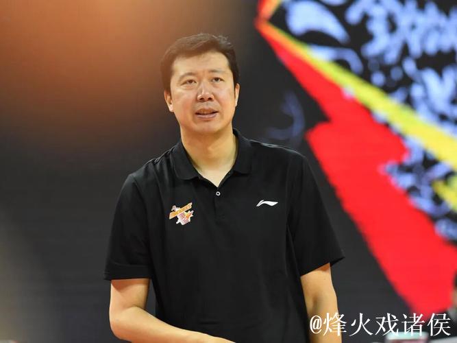 王治郅荣膺国际篮联篮球名人堂